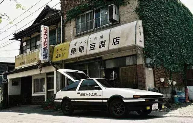 周杰伦买了什么车（周杰伦曾经开这辆车称霸日本山头）(12)