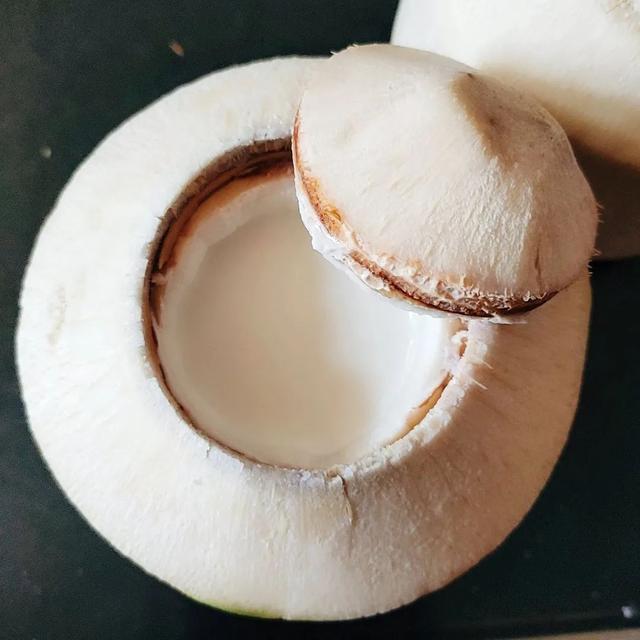 生椰拿铁椰子水做法（解锁椰子的一百零八种吃法）(15)