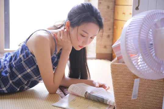 邱诗媛个人资料多大了 邱诗媛多种风格时尚写真