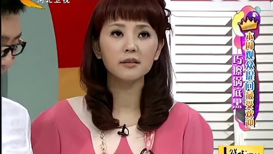 方琼简介个人资料（方琼：嫁大8岁副台长，闪婚后为丈夫生儿子，如今活成人生赢家）