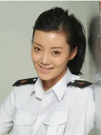 不顾一切嫁给山西富豪的演员车晓，离婚后40岁仍单身