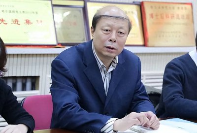 ​因妻子坠亡被捕，哈师大原党委书记辛宝忠曾被称为“网红校长”