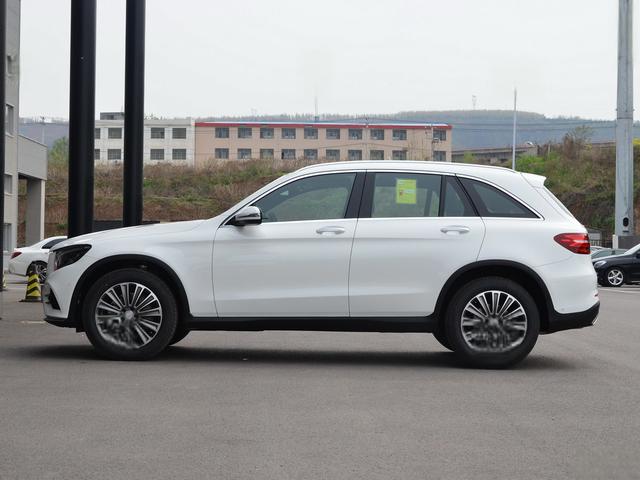 2022款 GLC 260 L 4MATIC 豪华型 奔驰GLC马力怎么样 奔驰GLC购车手册-