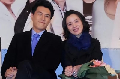 ​靳东婚史老婆叫什么？(靳东的二婚长相清秀，原来是熟悉的她)