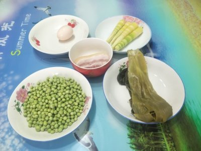 ​生活小常识:豌豆苦笋肉片汤的制作方法