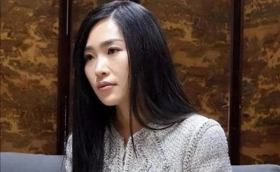 ​张艺谋长女张末：两度嫁给外国人惨遭家暴，她经历了什么