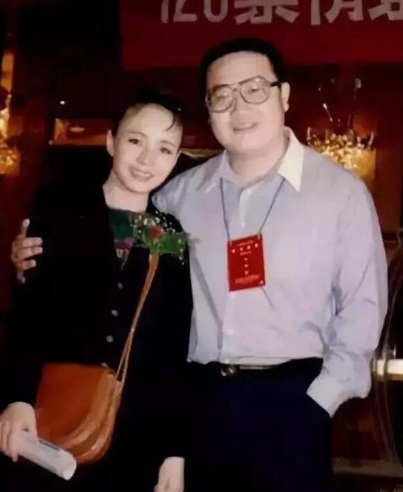 英达的三任妻子都是谁 英达几个儿子 英达为什么不认巴图