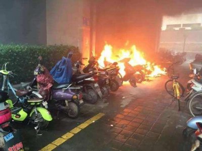 ​进年电动车充电起火爆炸频发是什么原因？科普电动车充电常识。