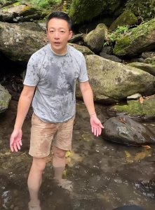 ​汪小菲带新岳母旅游，玥儿叫小梅妈妈，孩子终于有陪伴了