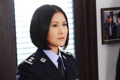 ​她曾是“最美警花”，老公却和她妹妹在一起，再婚整容大变样