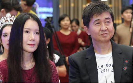 付笛生爱妻近照，被传离婚双双患癌？二人四合院价值上亿