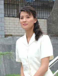 ​《亮剑》男主李幼斌的婚姻生活：再婚妻子史兰芽是否已离婚？